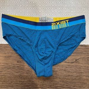 2(X)IST Briefs